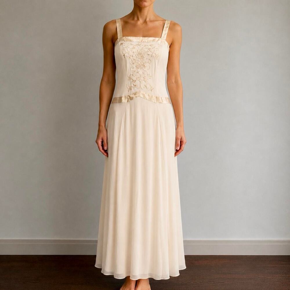 Vintage 90s Romantic Ivory Embroidered Beaded Maxi Bridal Wedding Gown Dress 10